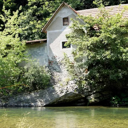 Holiday home House Na Meji With Sauna - Happy Pivka