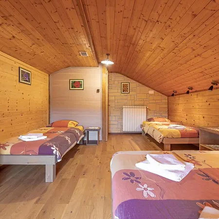 House Na Meji With Sauna - Happy * Pivka